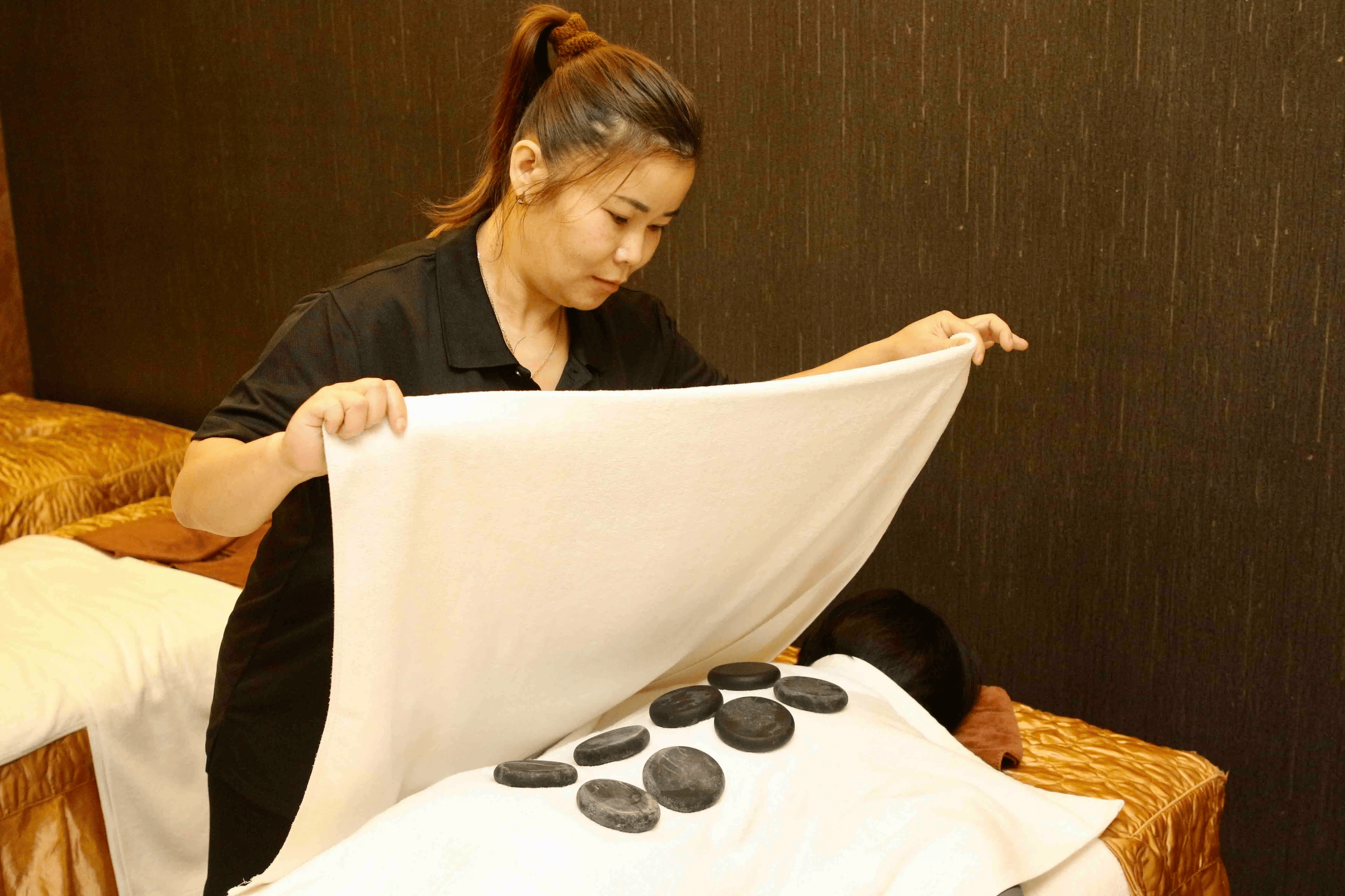 Hot stone foot massage Singapore